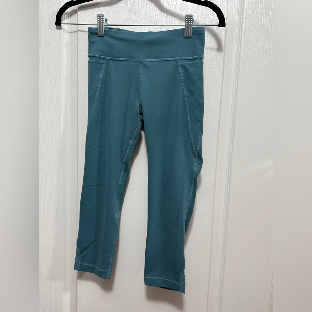 Athleta Girl Truth Be Told Capri Teal Blue Mesh Size L‎ 10-12 Athleisure pockets